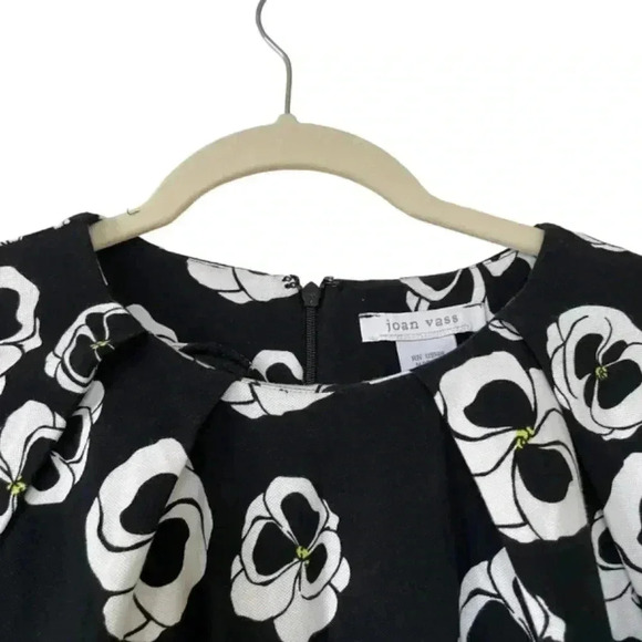 Joan Vass Black White Floral Top Size Medium Half Sleeves Crewneck Classic - Picture 3 of 7